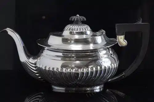 Silver Teapot London 1834.jpg 2